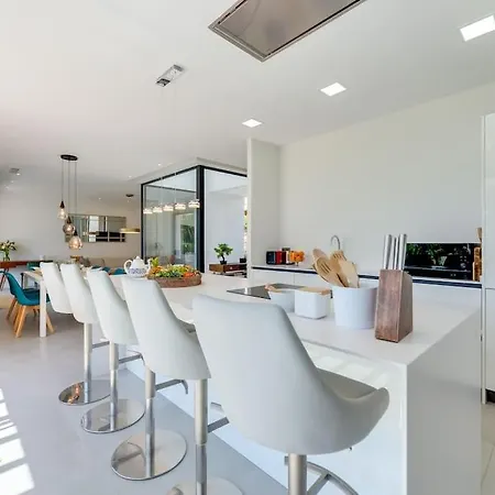 New Luxury 4br Pool, Bbq * Estepona