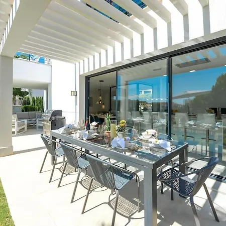 New Luxury 4br Pool, Bbq Villa
