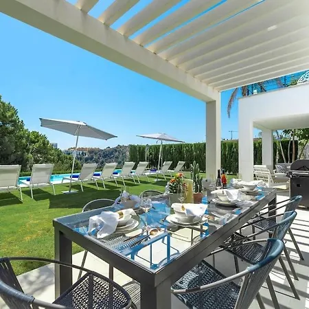 Villa New Luxury 4br Pool, Bbq Estepona