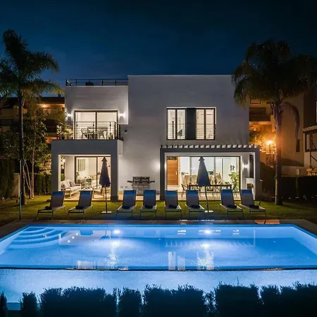 New Luxury 4br Pool, Bbq Villa *