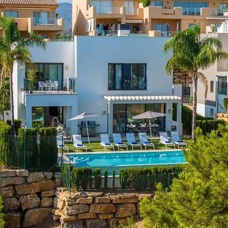 New Luxury 4br Pool, Bbq Villa Estepona